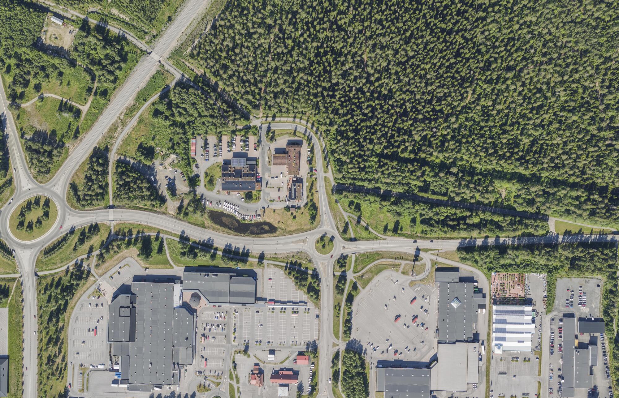 Flygbild över Greenzone och Stora Coop Ersboda i Umeå