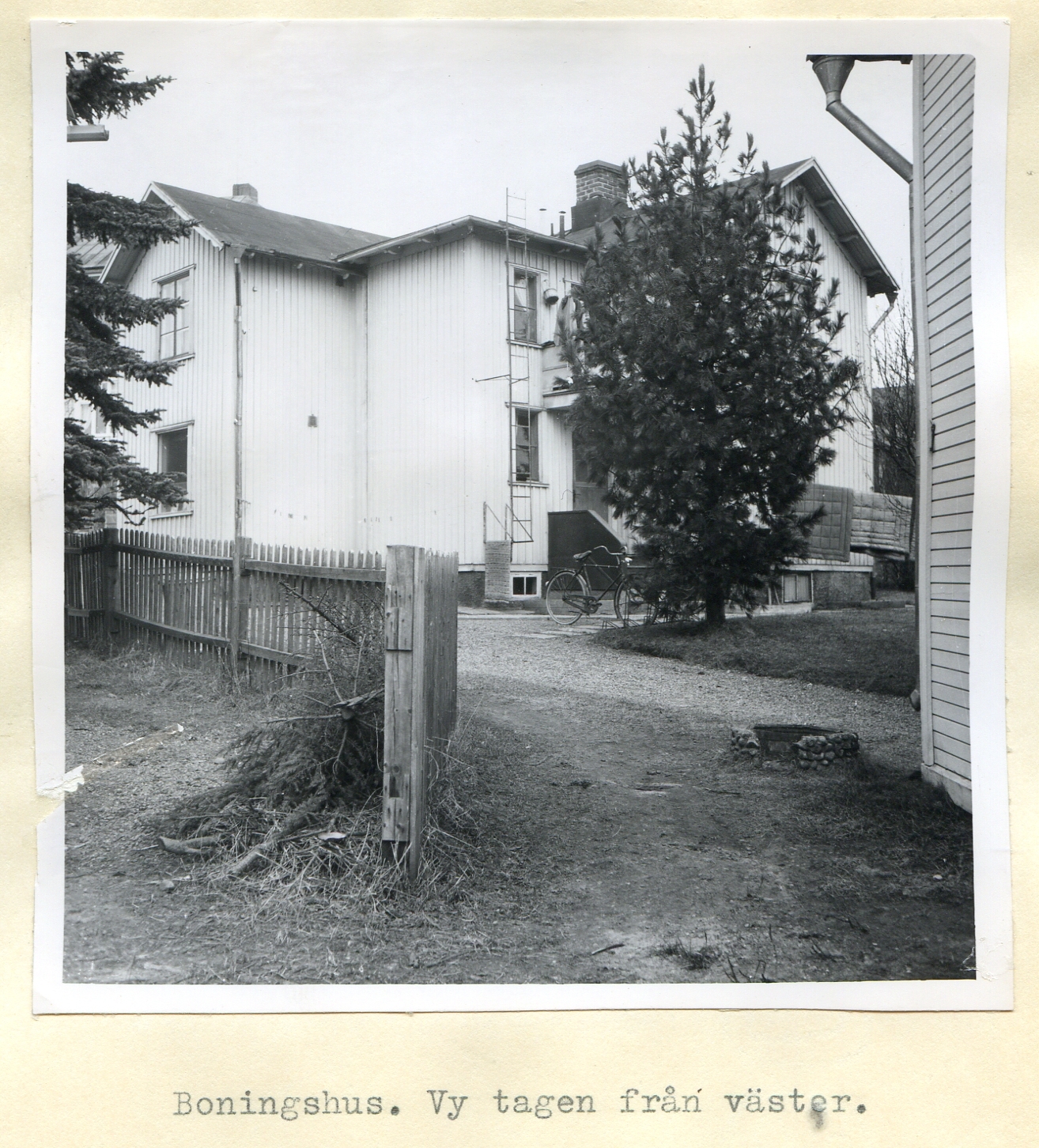 Stadsäga 1498 boningshus maj 1958  från väster