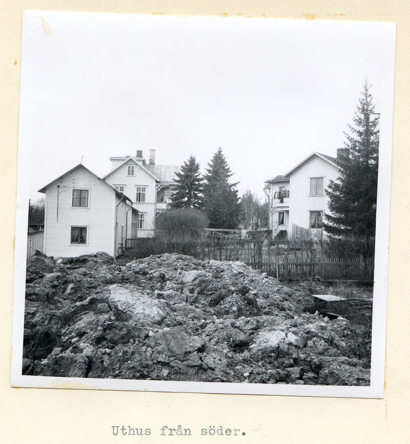 Stadsäga 1498 uthus maj 1958  från söder