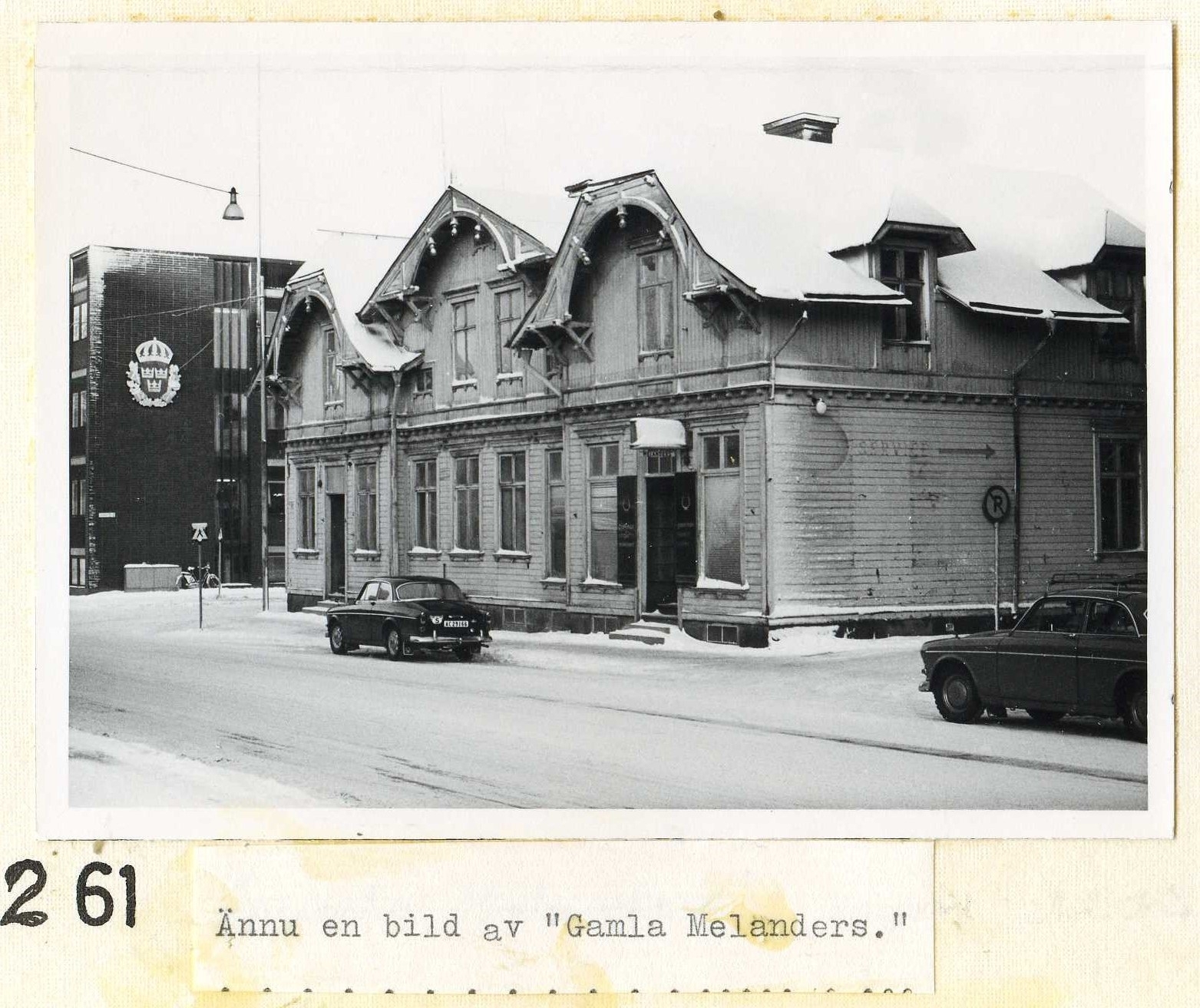 Gamla Melanders intill nya polishuset 1960-tal  revs feb 1970