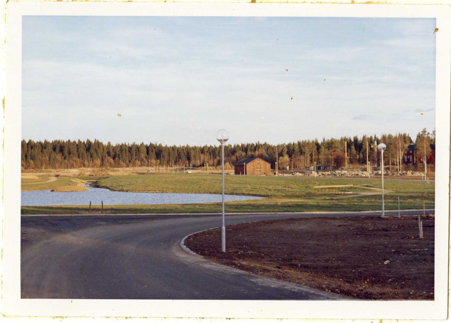 Jämförande bilder av Universitetsområdet 1964  före och efter byggnation  bild 1