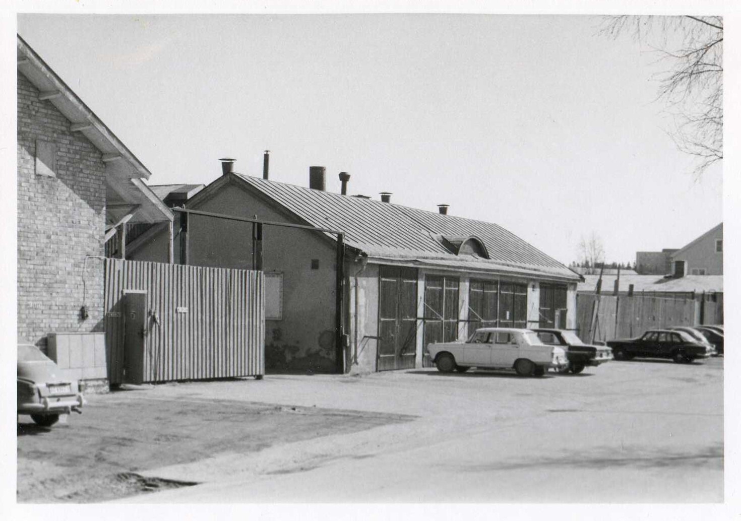 Auktionskammaren 1970  magasinet-garaget intill