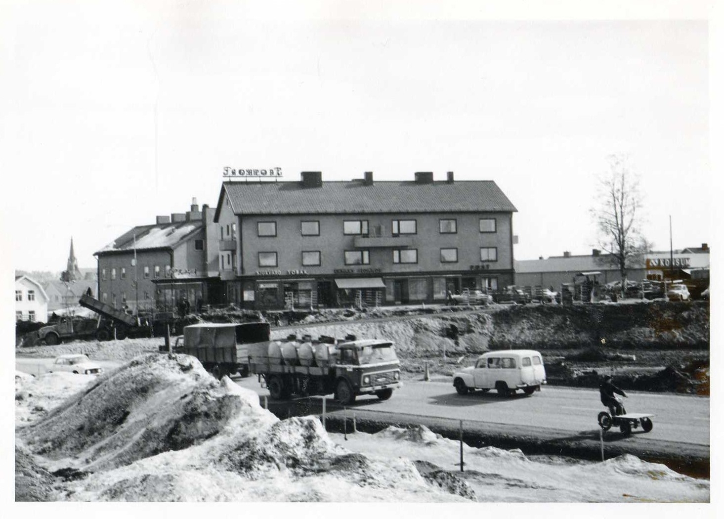 E4-bygget Tegs centrum vår 1970