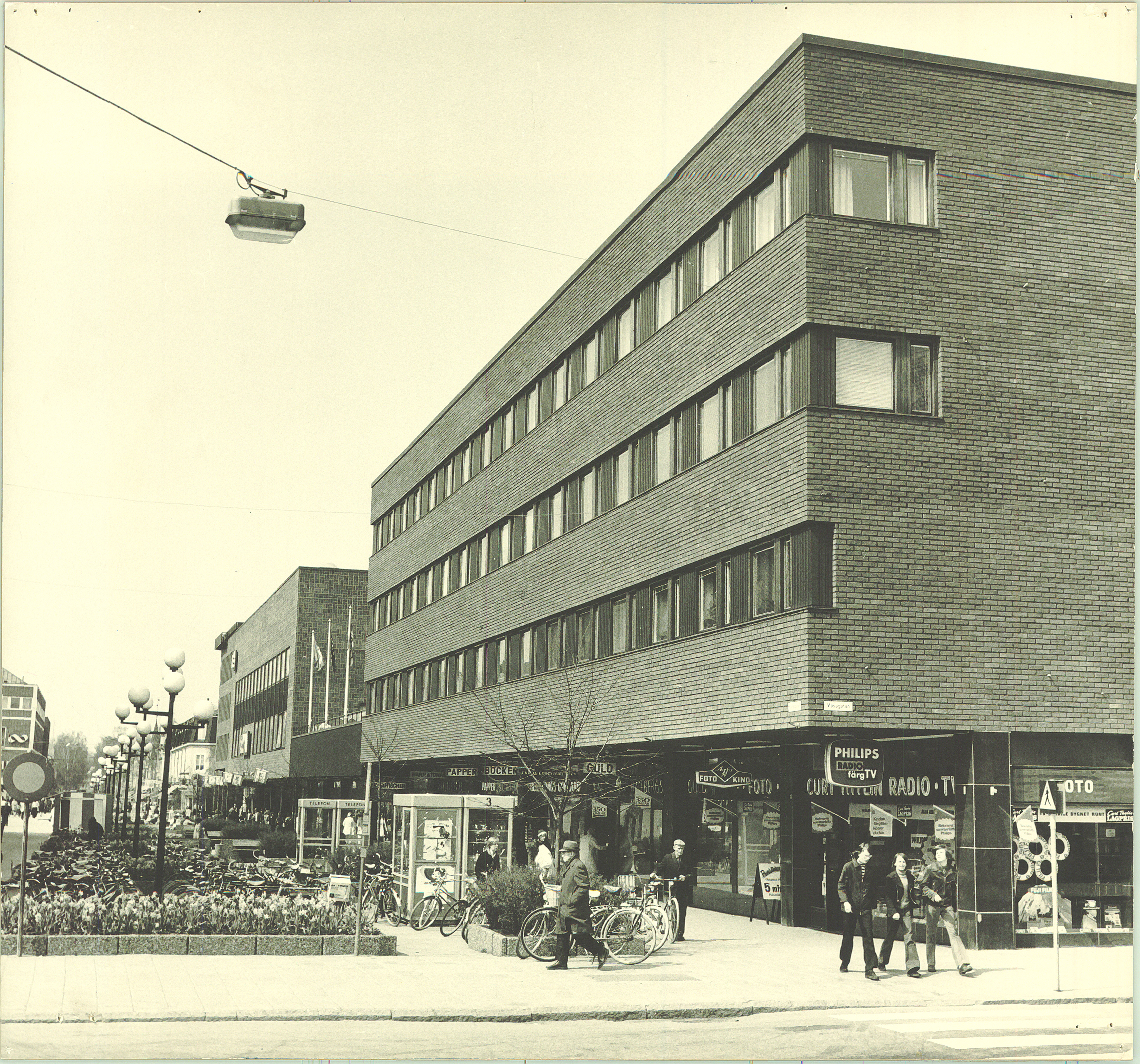 Kungsgatan-Vasagatan vårdag 1970-tal