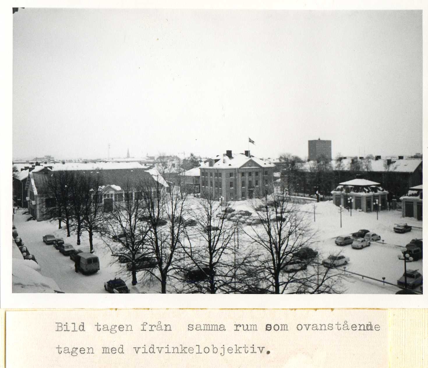 Vy från rum 403 i nya stadshuset fd K4 vinter 1970  vidvinkelobjektiv