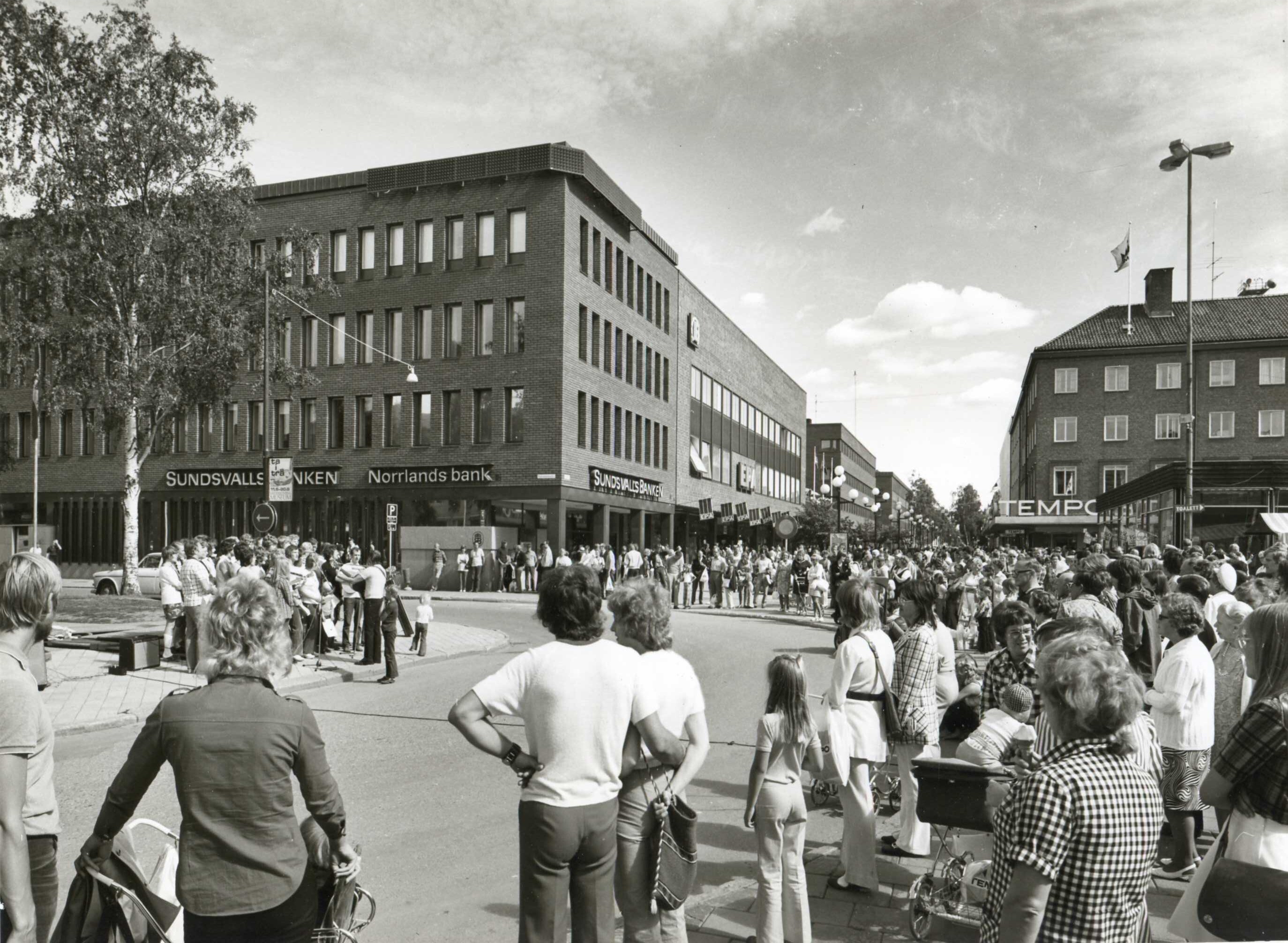 Rådhustorget 5 aug 1972 sångframträdande