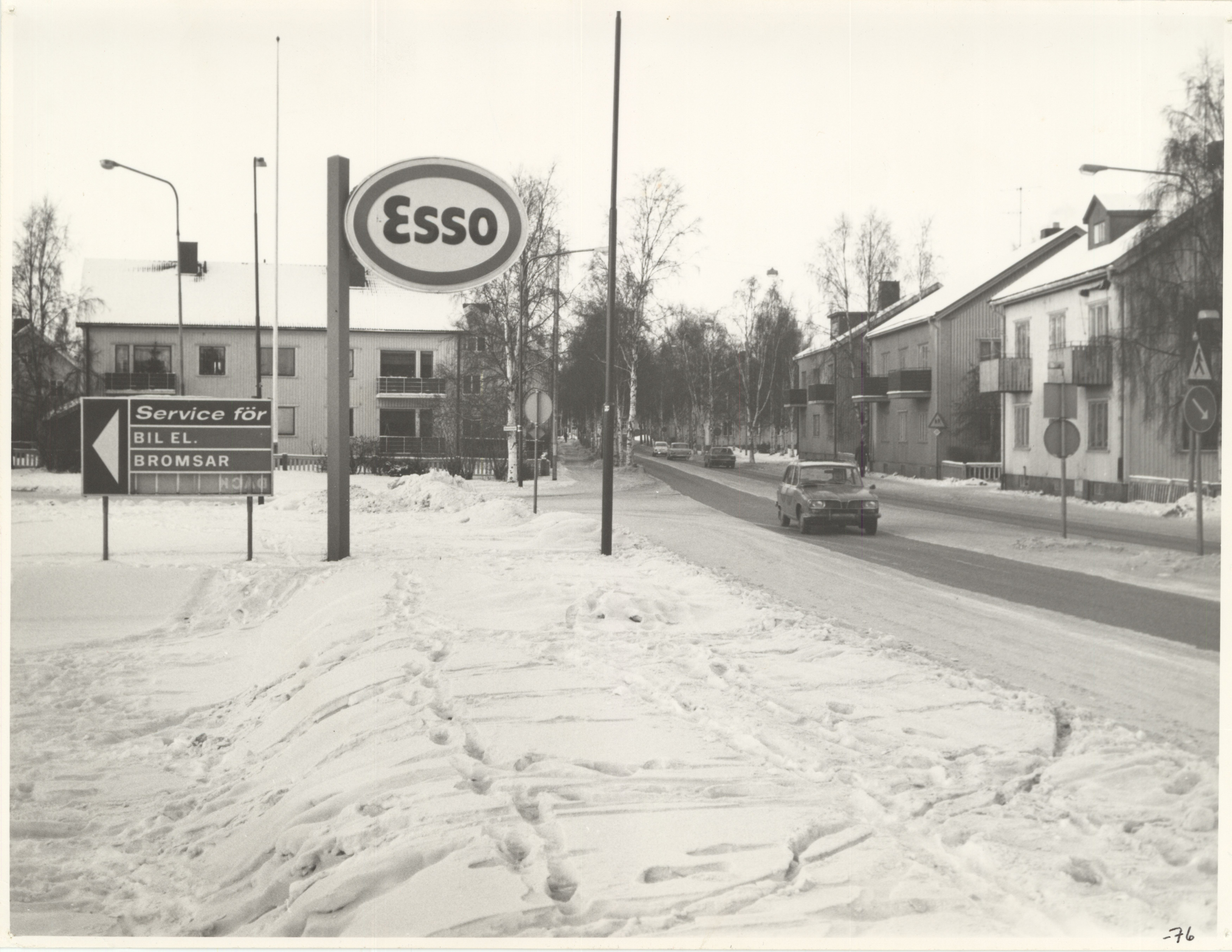 Storgatan-Båtgränd Esso 1976