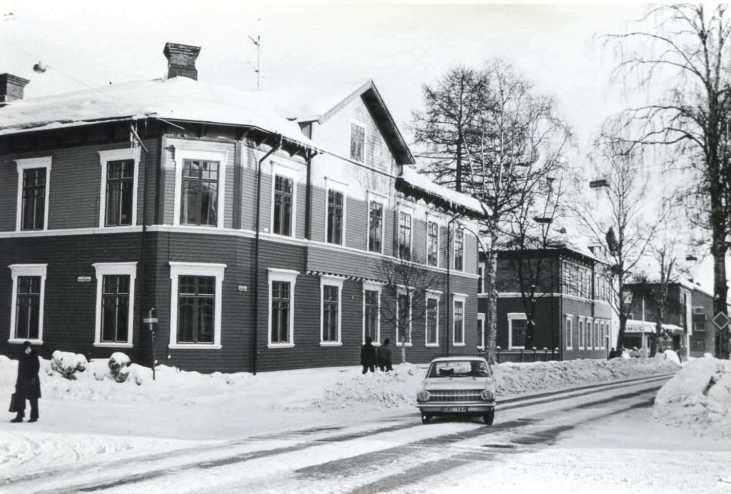 Skolgatan 33-Hovrättsgatan